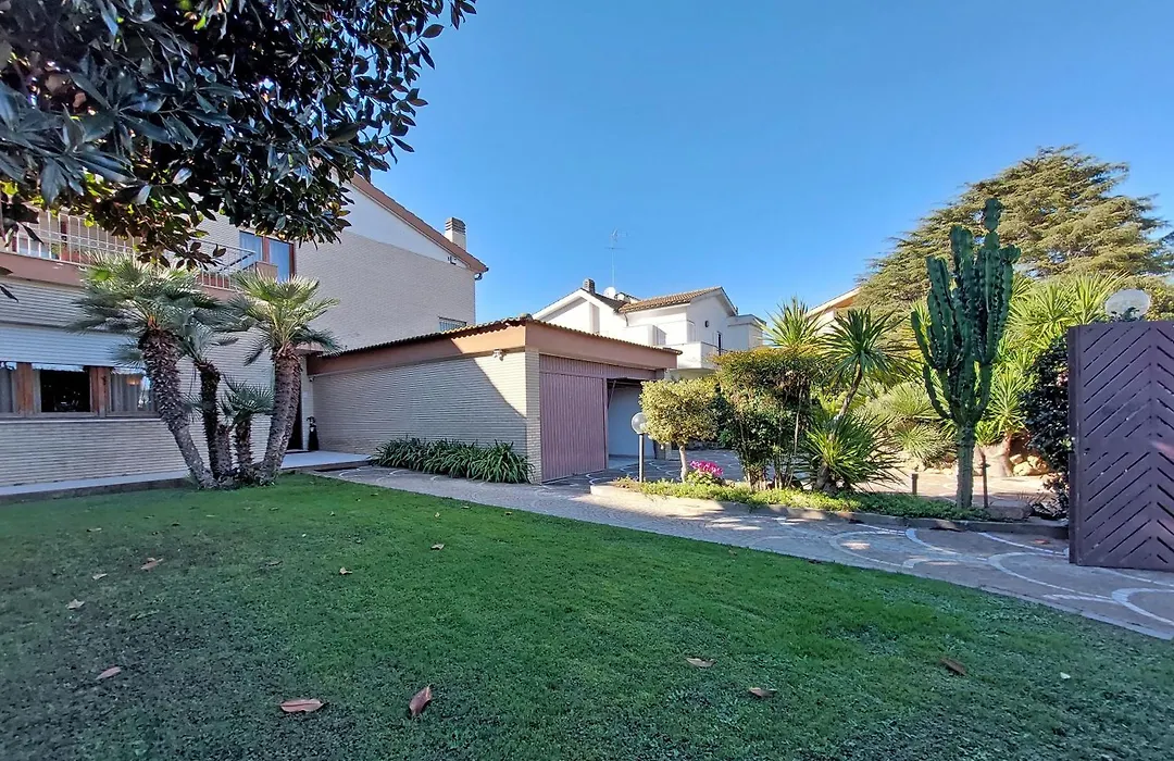 Villa Gisi Guest House-1